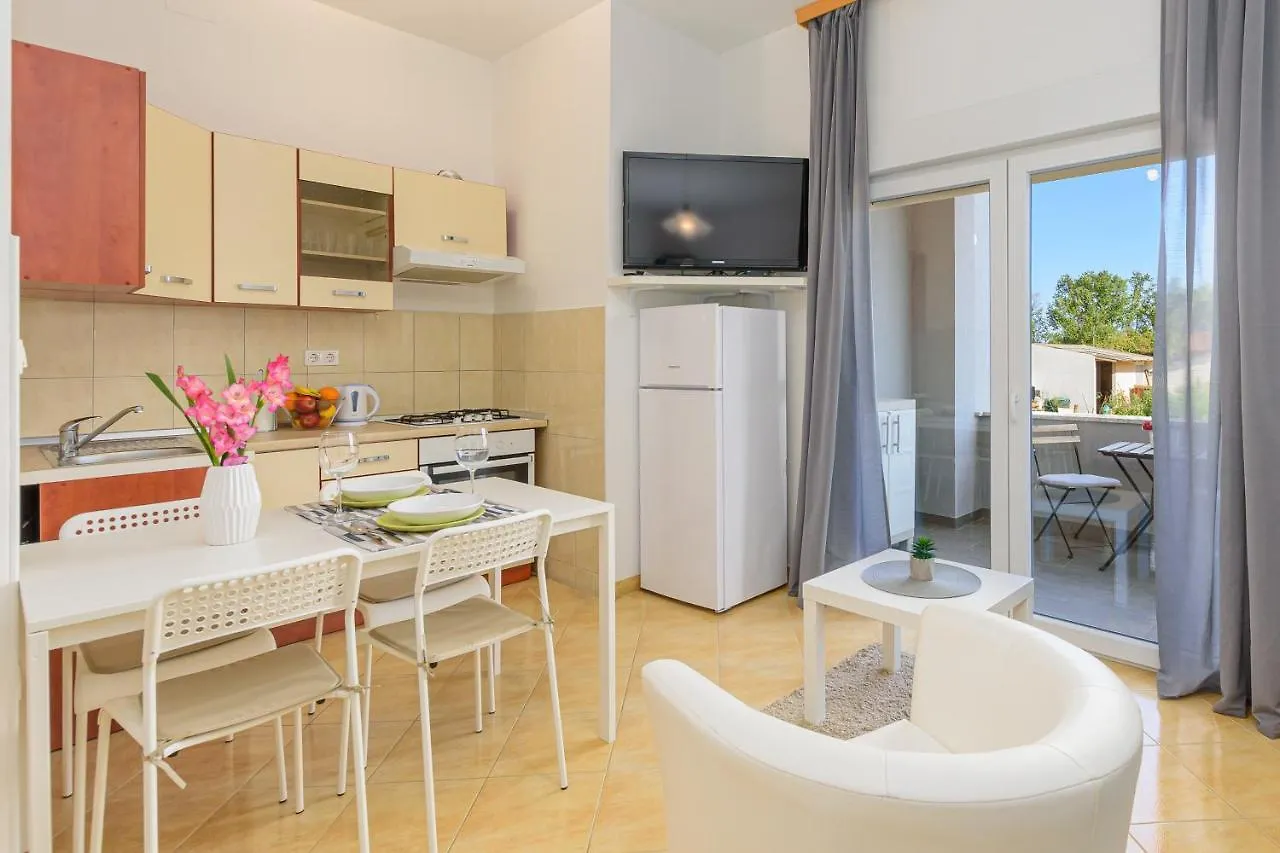 Apartmani Vita, Liznjan - Apartman 2 0*,  Croatia
