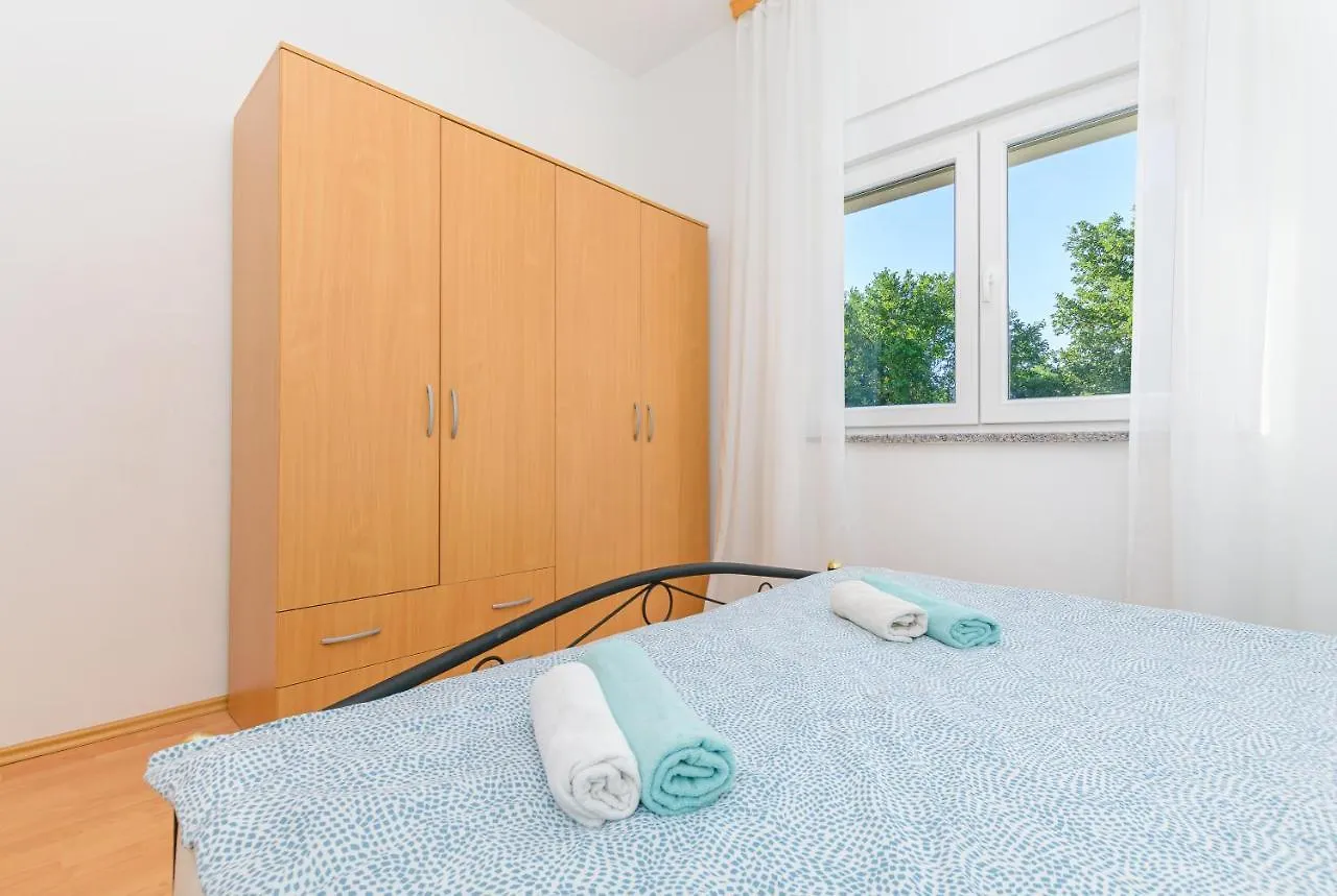 Apartmani Vita, Liznjan - Apartman 2 0*,  Chorwacja